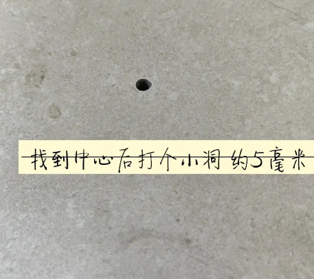 关岭瓷砖空鼓维修公司专业解答在瓷砖铺贴过程中，如果砂料搅拌不均匀，将会带来以下问题